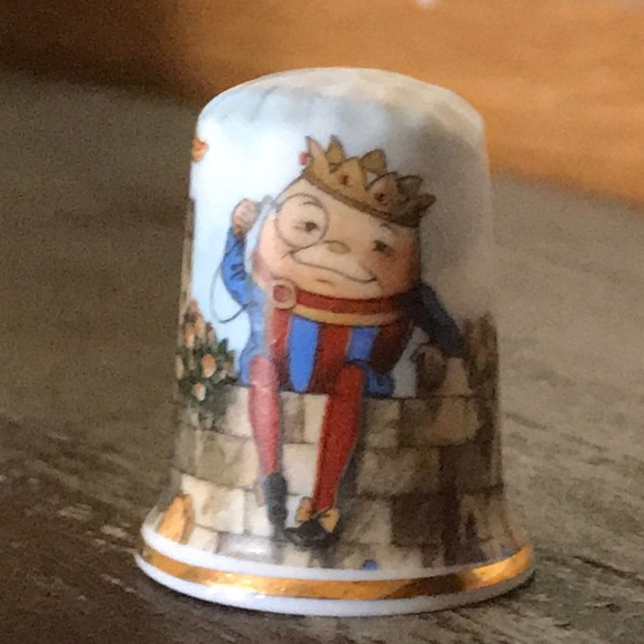 Alice in Wonderland Humpty Dumpty Thimble
